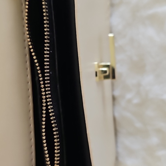 Cream Handbag - Picture 5 of 5